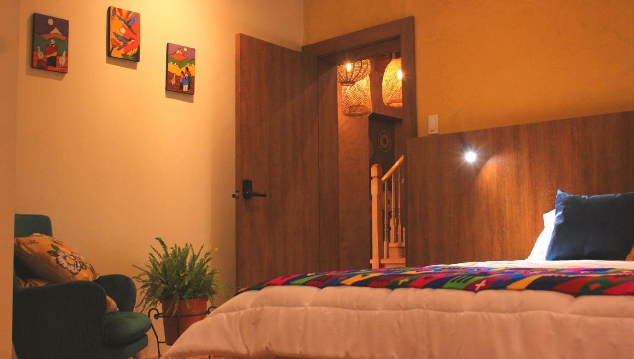 Hotel Inti Quito Esterno foto